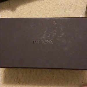 Used Prada sunglasses UNISEX